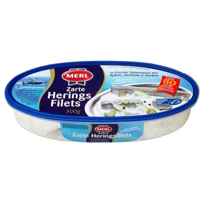 Merl, MSC, Zarte Heringsfilets in frischer Sahnesauce mit Äpfeln, Zwiebeln & Gurken, 500 g Packung