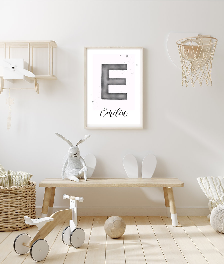 Geburtsposter Buchstabe DIN A4 – mit weißem Rahmen – zart hinterlegt – Bild 5