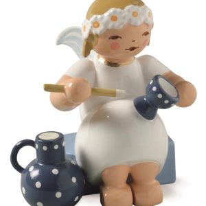 Margeritenengel, sitzend, mit Becher und Krug