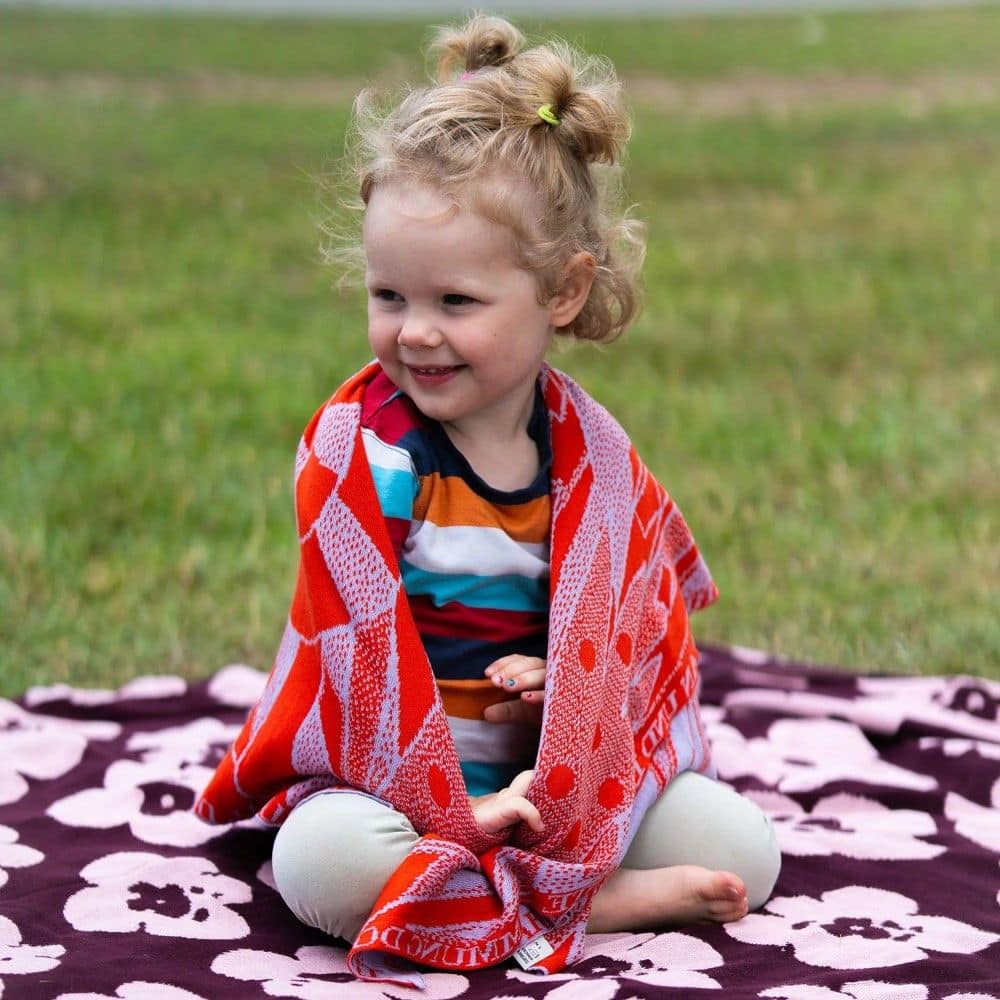 Personalisierte Babydecke *Chamäleon*, Cremeweiss / Korallenrosa – Bild 3