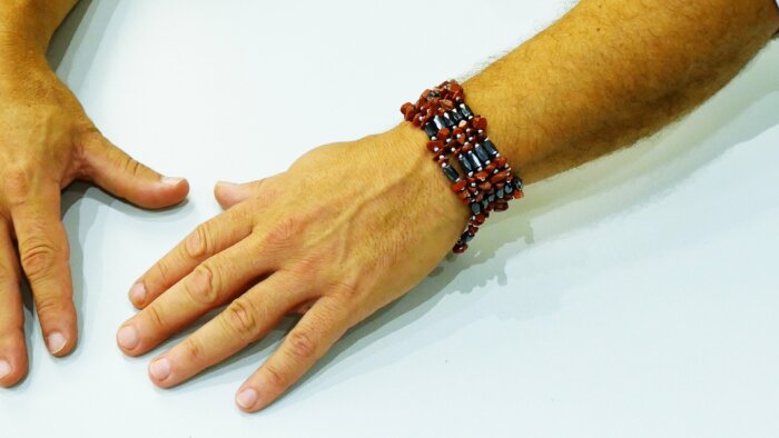 Happykeks | Happy Glückskeks Adventskalender Schoko Vanille Mix – mit Magnetkette aus Roter Japsis, Tigerauge oder Sodalith – Jetzt bestellen – Bild 3