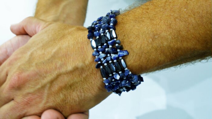 Happykeks | Happy Glückskeks Adventskalender Schoko Vanille Mix – mit Magnetkette aus Roter Japsis, Tigerauge oder Sodalith – Jetzt bestellen – Bild 4