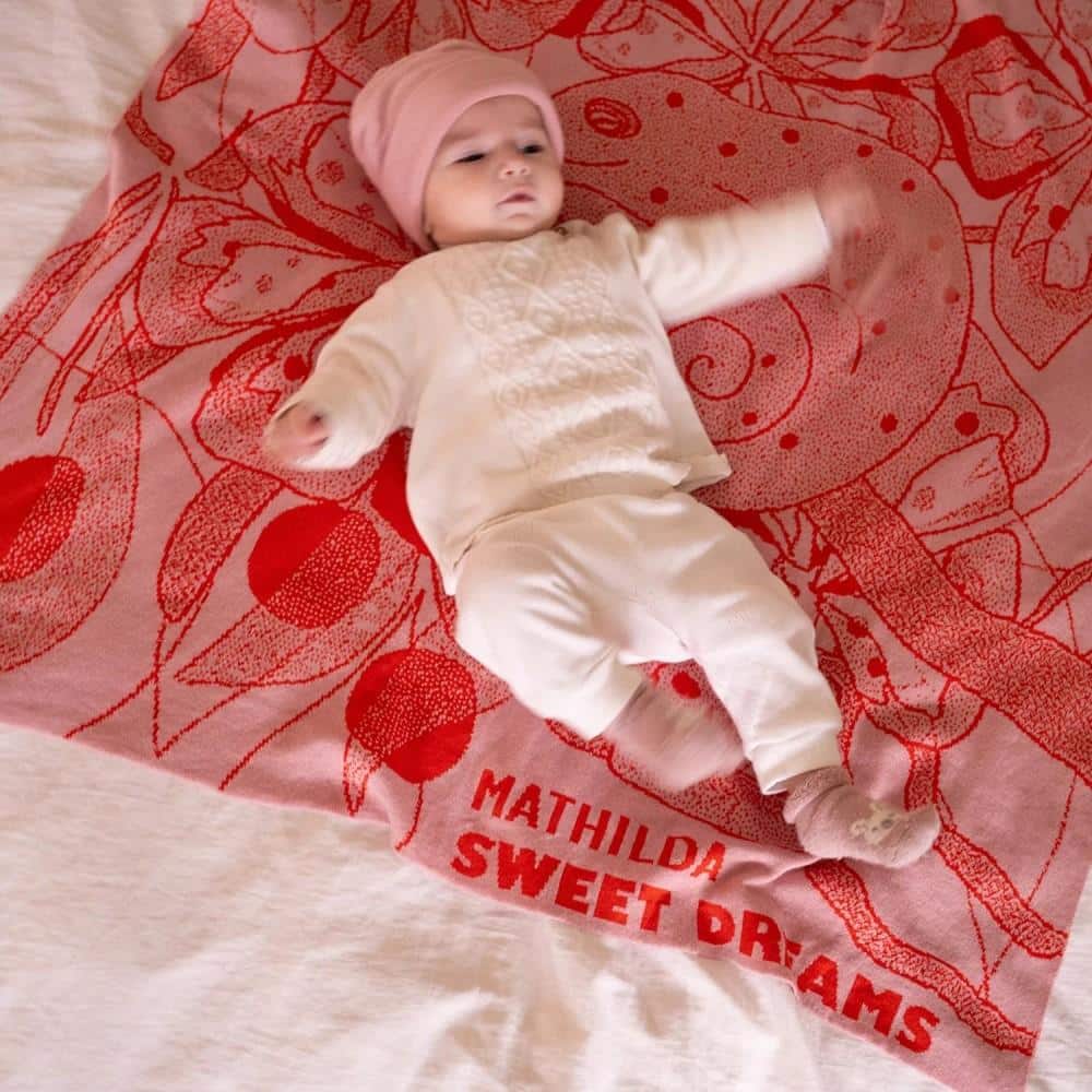 Personalisierte Babydecke *Rosalie*, Korallenrosa / Rot – Bild 3