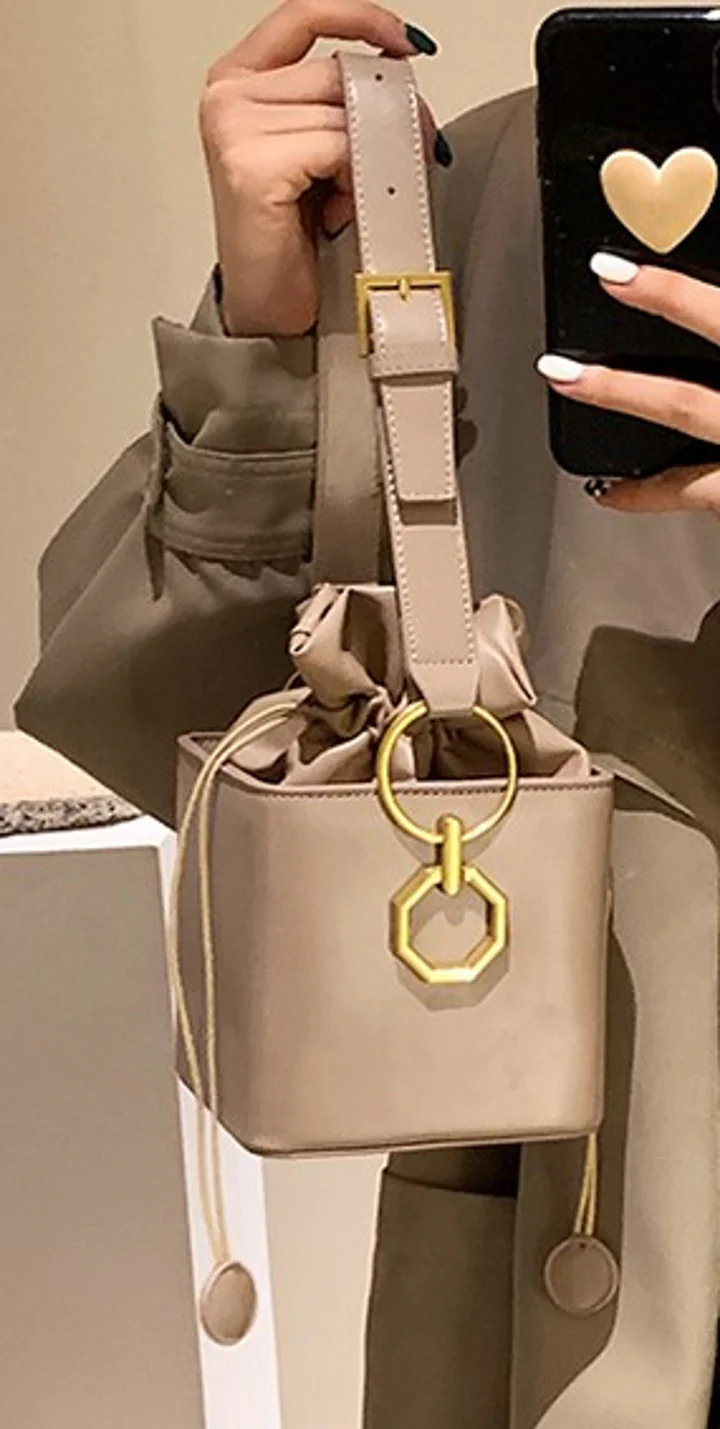 AnBeck ‘The Cube’ Clutch / Handtasche/ Umhängetasche (beige) – Bild 9