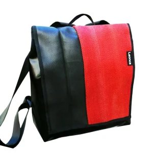 Rucksack aus rotem Feuerwehrschlauch