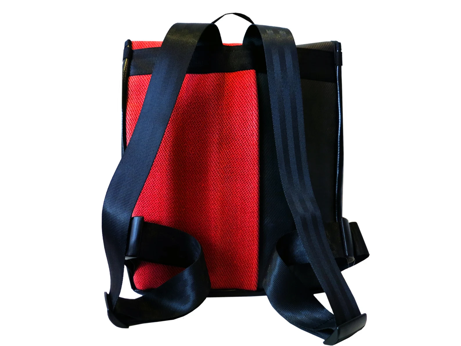 Rucksack aus rotem Feuerwehrschlauch – Bild 3