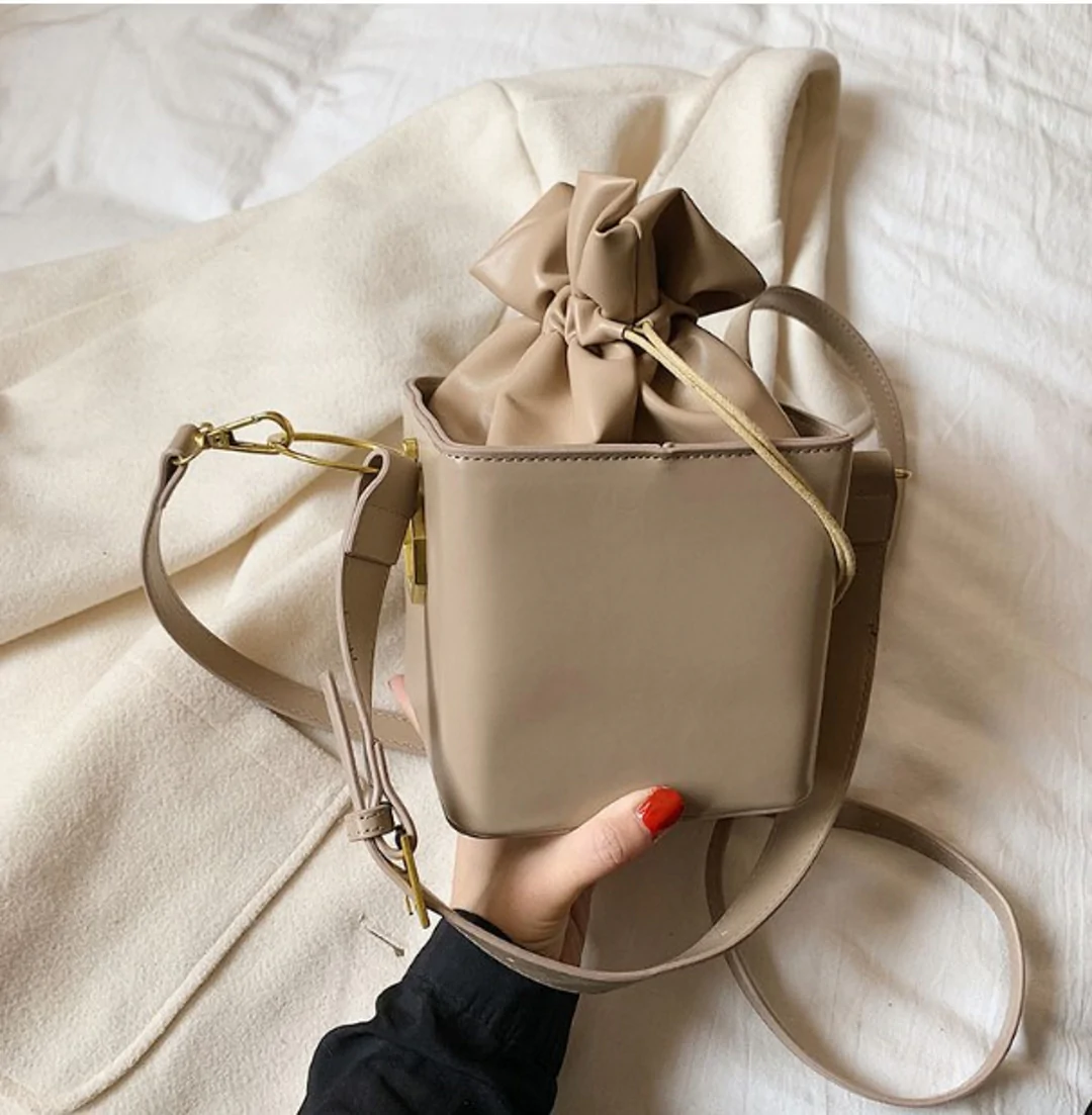 AnBeck ‘The Cube’ Clutch / Handtasche/ Umhängetasche (beige) – Bild 2