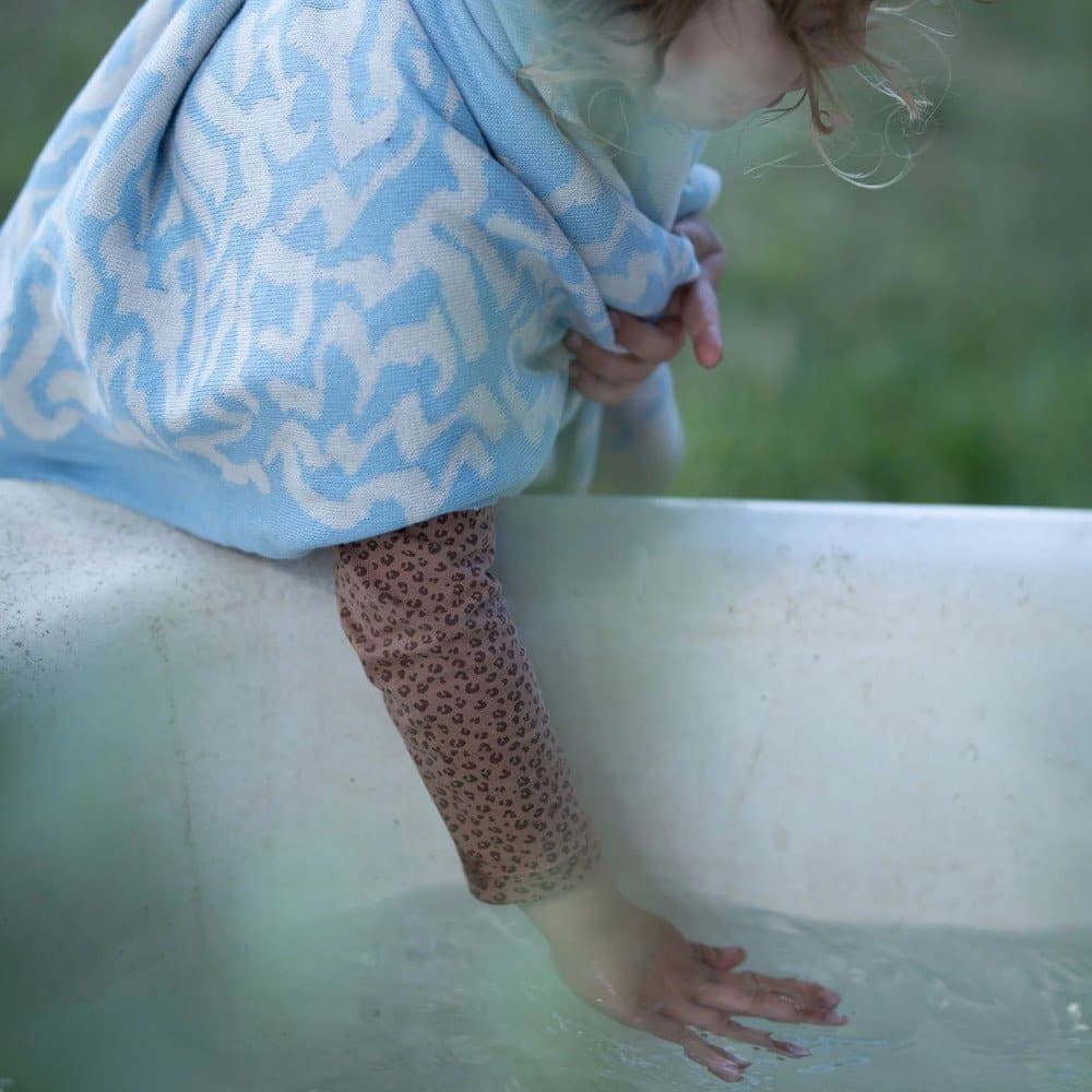 Personalisierte Babydecke *Ocean*, Himmelblau / Cremeweiss – Bild 3