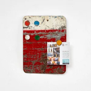 Magnettafel aus recycelten Ölfässern mit 5 bunten Magneten Farbe : Red & White