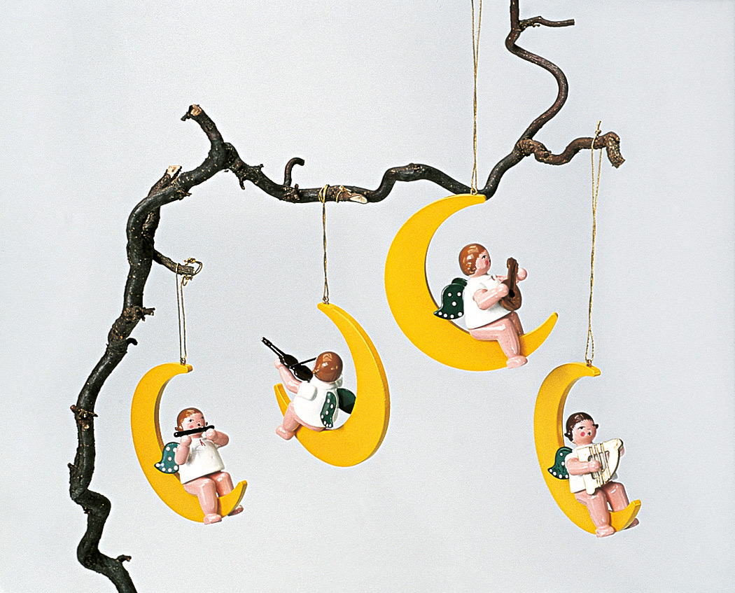 Engel im Mond mit Krone