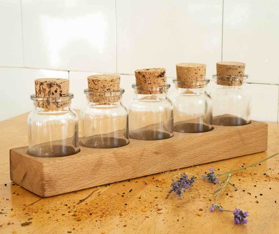 Gewürzregal Set für 5 Gläser | aus Eichenbalken – Bild 2