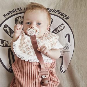 Schnullerband mit Holzdetail, Burned Clay